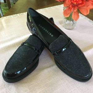 Bandolino Black w/ Gray Hardwin Loafers EUC 8M C05